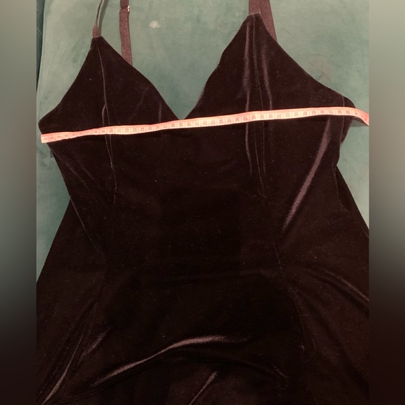 Black velvet party dress skater style fit & flare - Picture 2 of 5